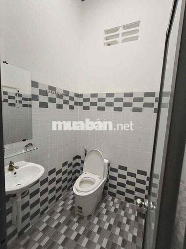 bán gấp nhà cô Ngọc 1T2L diện tích lớn đường Phạm Thế Hiển shr gần chợ
