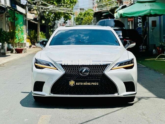 Lexus LS 500 odo mới 17.000km model 2024
