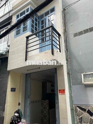 nhà cần bán bán chính chủ DT 2m50x4m12 .1 lầu .1 P .2 tolet