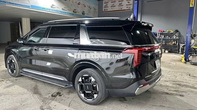 Kia Carnival 2025 Premium 2.2D siêu lướt 3000 km