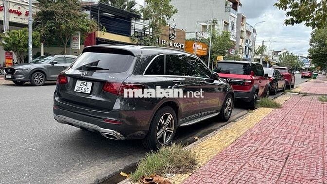 Mercedes GLC200 sx2022 đky2023 1 chủ lướt 36k km