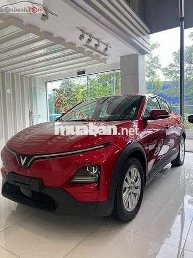 VinFast VF6 Eco 2025
