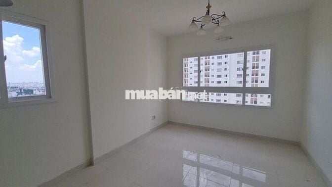 Nhà mới tinh chưa ai ở, block B1 căn góc  68 m2 2PN  cần tìm chủ mới