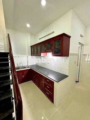 Nhà Ngay Quận 1 - 42m2 - hẻm xe hơi - Sổ vuông - chỉ hơn 4ty