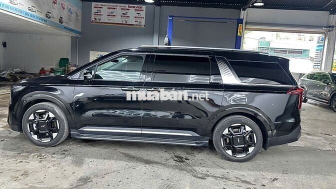 Kia Carnival 2025 Premium 2.2D siêu lướt 3000 km