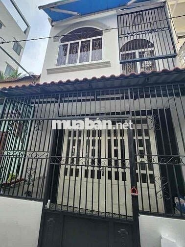 Nhà Ngay Quận 1 - 42m2 - hẻm xe hơi - Sổ vuông - chỉ hơn 4ty
