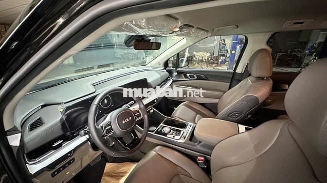 Kia Carnival 2025 Premium 2.2D siêu lướt 3000 km