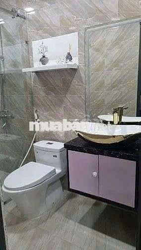 Chính chủ cho thue nguyên căn nhà quận 10 ngang 5m giá chỉ 40 triệu