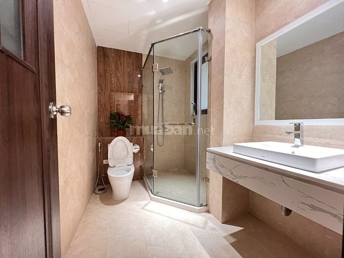 Chính chủ tên em, bán nhà 6 tầng mặt ngõ 50 Võng Thị, ô tô đỗ cửa