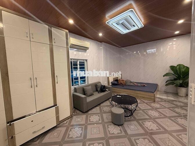 Tập thể tầng 2 lô góc mặt đường Giáp Bát 90m2 sổ chung