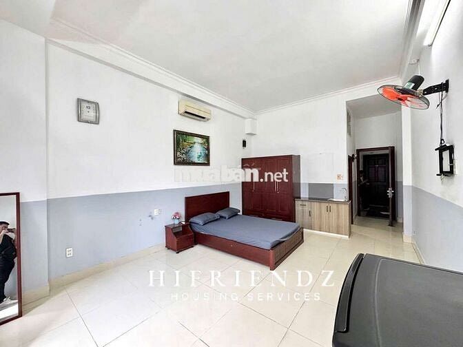 Căn hộ dịch vụ full nội thất giá rẻ bancol cửa sổ trời Gần ĐH Văn Hiến