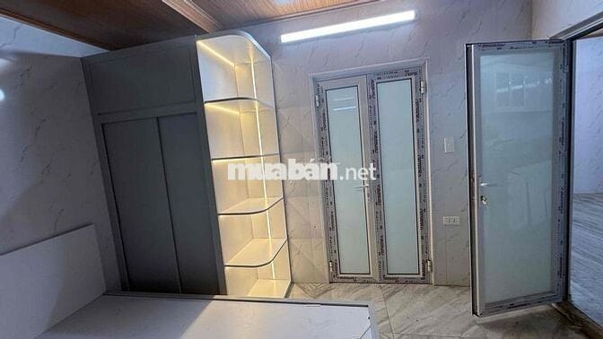 Tập thể tầng 2 lô góc mặt đường Giáp Bát 90m2 sổ chung