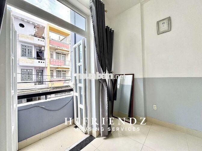 Căn hộ dịch vụ full nội thất giá rẻ bancol cửa sổ trời Gần ĐH Văn Hiến