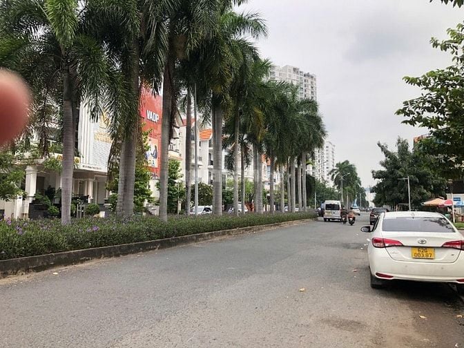 Bán nhà 200m2 KDC Himlam mặt tiền Nguyễn Thị Thập giá 110 tỷ 