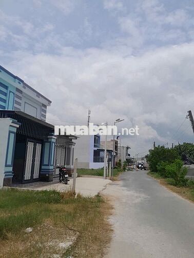 CHỦ GỬI BÁN NHÀ 1 TRỆT 1 GÁC LỬNG 100M2 KDC Tân Phú Trung. Giá 2TỶ 850