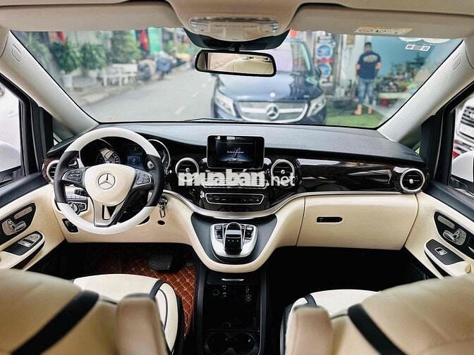 Mercedes V220 - nội thất thương gia Maybach