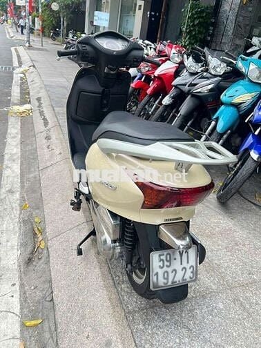 Honda lead FI 2010 mới 90% biển số thành phố