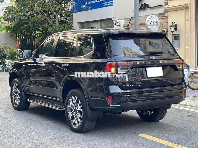 Everest Titanium 2022 Xe Bsns Tại Hãng Forđ