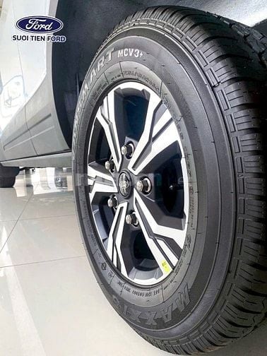 Ford Transit 2025 Trend chiếc xe 16 chỗ dẫn đầu phân khúc