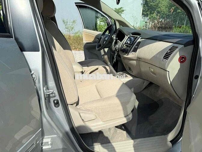 Toyota Innova 2016 - 130000 km