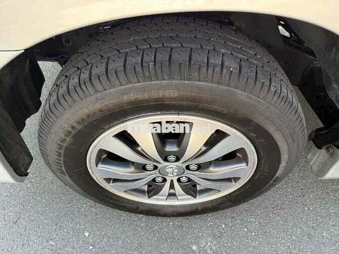 Toyota Innova 2016 - 130000 km
