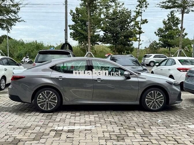 Toyota Camry 2.0Q 2025 - Siêu tiết kiệm Giao ngay