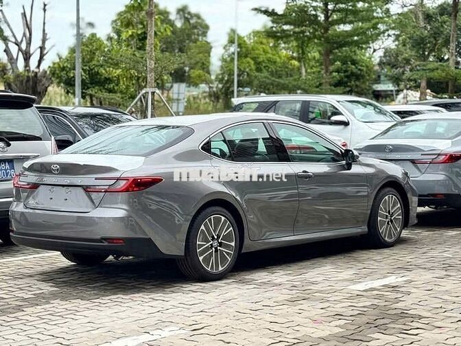 Toyota Camry 2.0Q 2025 - Siêu tiết kiệm Giao ngay