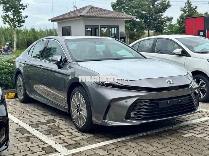 Toyota Camry 2.0Q 2025 - Siêu tiết kiệm Giao ngay