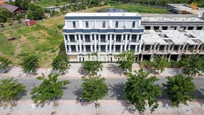 Bán Nhà 1T2L1Tum, Giá 2.5 tỷ Sổ Sẵn Hỗ Trợ Vay NH - Hựu Thạnh, Long An