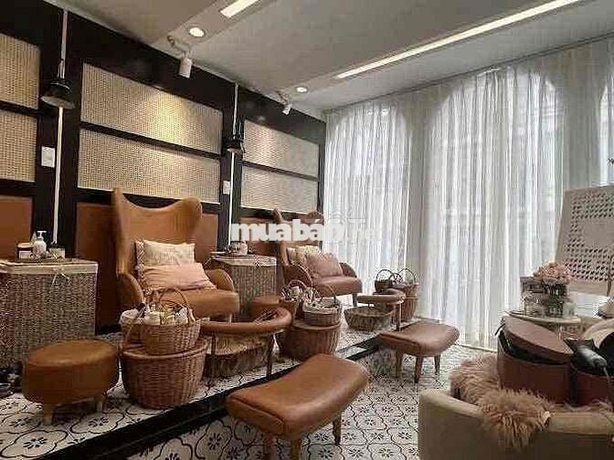 Cho thuê nhà MT 386 Võ Văn Tần Q3, 4x14m, Trệt lửng 3 lầu