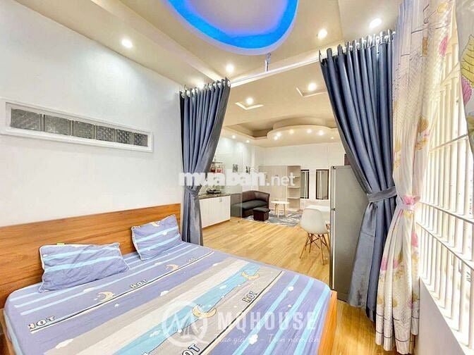 Cho thuê căn hộ 1 phòng ngủ ban công rộng 40m2 ở vòng xoay Lăng Cha Cả