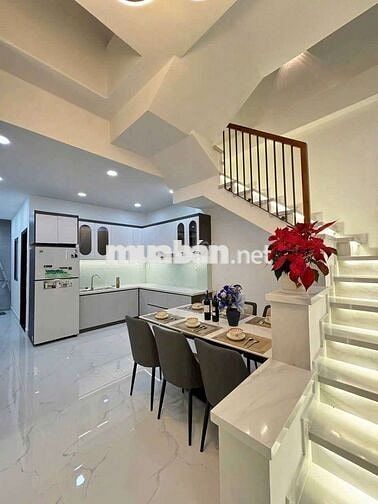 Cho thuê nhà mới full nội thất 1/ Trương Thị Hoa