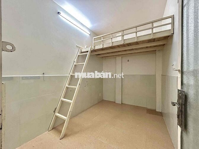 PHÒNG GÁC GIÁ RẺ KHÔNG NỘI THẤT GẦN HUFLIT BA GIA_NGÃ 4 BẢY HIỀN