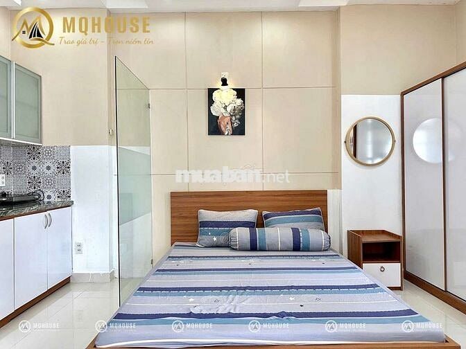 Cho thuê căn hộ 1 phòng ngủ ban công rộng 40m2 ở vòng xoay Lăng Cha Cả