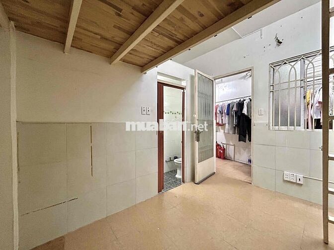 PHÒNG GÁC GIÁ RẺ KHÔNG NỘI THẤT GẦN HUFLIT BA GIA_NGÃ 4 BẢY HIỀN