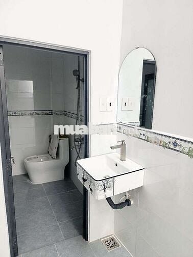 Bán nhà mới xây 100%, 5 x 10 shr, giá 3 tỷ 250tr tl