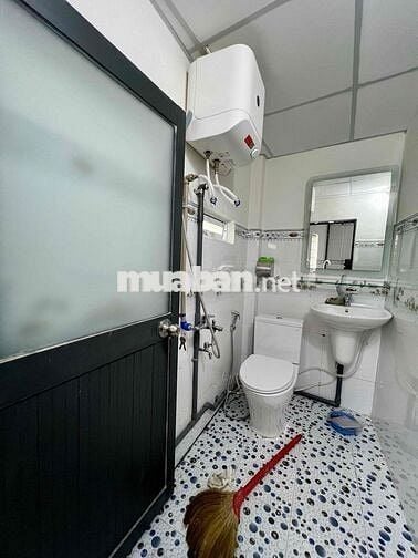 Cho Thuê Nhà Lầu 1 Có 1pn 1Wc Sân Đậu Xe Sẳn Máy Lạnh Máy Nước Nóng