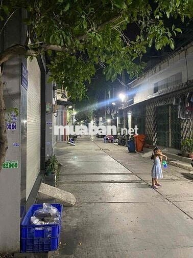 Cần bán nhà Đường Hồ Văn Long, Q. Bình Tân có hẻm xe hơi