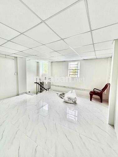 Cho Thuê Nhà Lầu 1 Có 1pn 1Wc Sân Đậu Xe Sẳn Máy Lạnh Máy Nước Nóng
