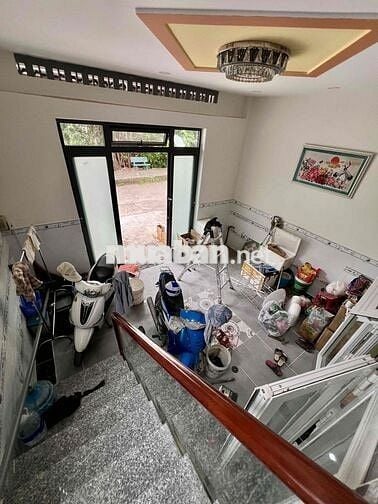 Cho Thuê Nhà Lầu 1 Có 1pn 1Wc Sân Đậu Xe Sẳn Máy Lạnh Máy Nước Nóng