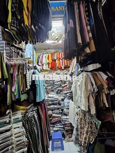Cần bán lại ki ốt thời trang chợ Nguyễn Tri Phương