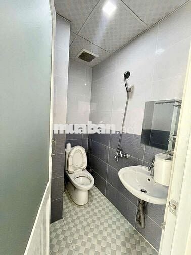 CHO THUÊ 1 PN ĐỐI DIỆN BẾN XE MIỀN ĐÔNG MỚI ĐI ĐH HUTECH, GTVT 8 PHUT