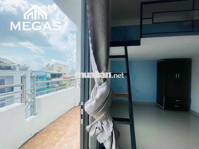 phòng CÓ GÁC ĐỦ NỘI THẤT BAN CÔNG ngay HUFLIT SƯ VẠN HẠNH