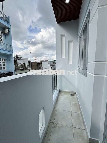 MẶT TIỀN NỘI BỘ LẠC LONG QUÂN NHÀ 5 TẦNG KHÔNG LỘ GIỚI GIÁ 4,98TỶ TL