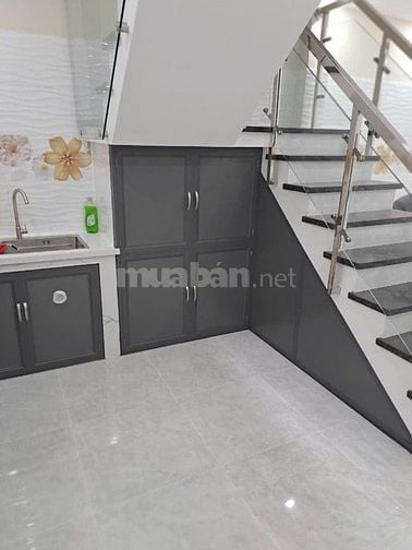 Bán nhà H3m số 341/4/18 Bến Phú Lâm, P9, Q6. DT: 4m x 14m, 3 tầng, ST