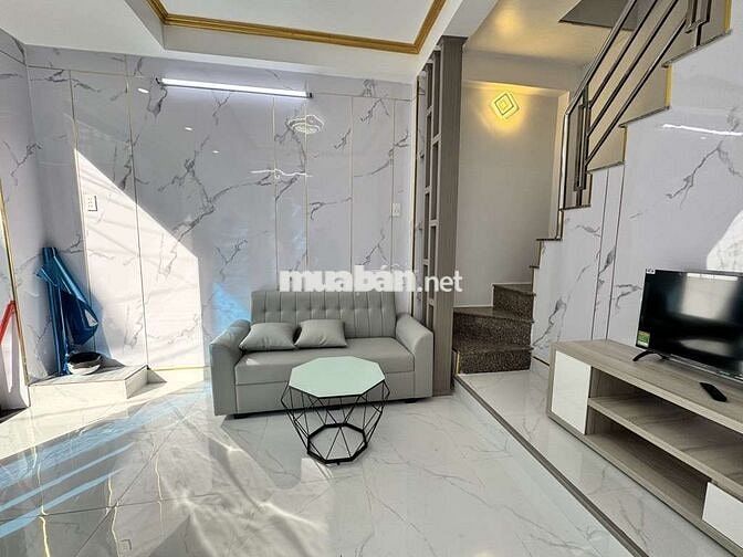 MẶT TIỀN NỘI BỘ LẠC LONG QUÂN NHÀ 5 TẦNG KHÔNG LỘ GIỚI GIÁ 4,98TỶ TL