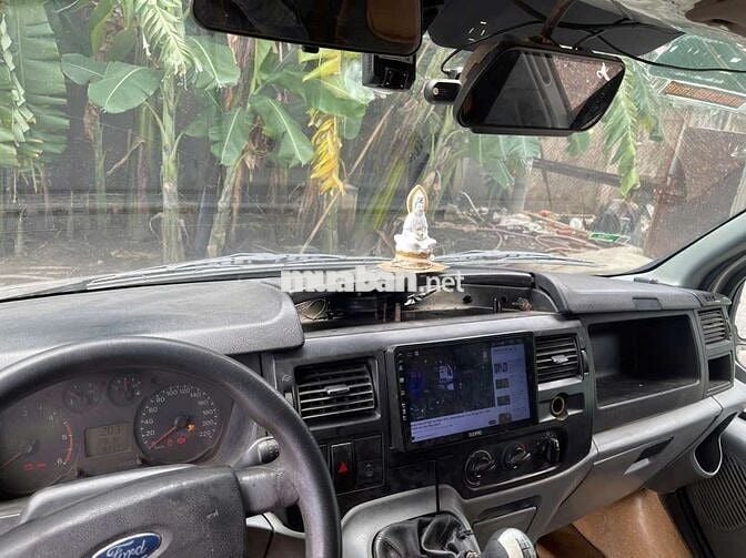 FORD TRANSIT 
tải van 6 ghế. 850kg
sản xuất 2010