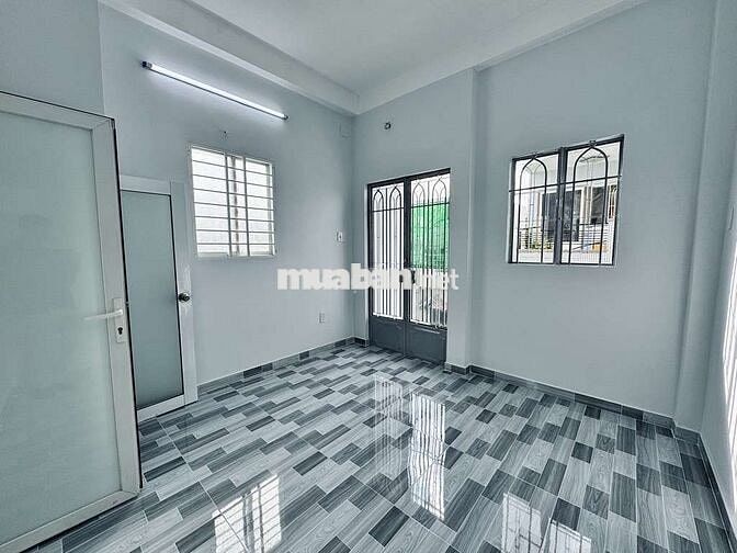 MẶT TIỀN NỘI BỘ LẠC LONG QUÂN NHÀ 5 TẦNG KHÔNG LỘ GIỚI GIÁ 4,98TỶ TL