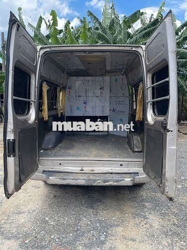 FORD TRANSIT 
tải van 6 ghế. 850kg
sản xuất 2010