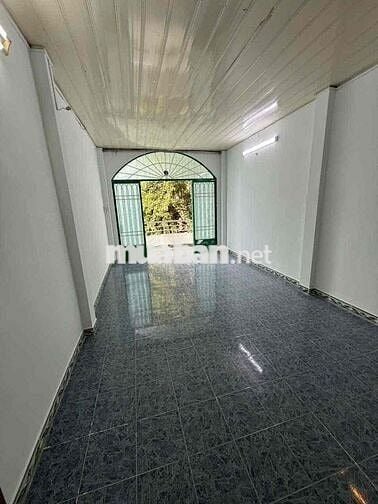 nhà 3 tầng, bán gấp - hẻm 5 mét - 4 ,8 tỷ thương luong